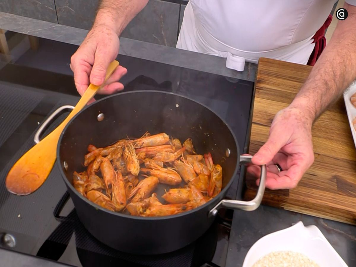 Saltea las cabezas de langostino