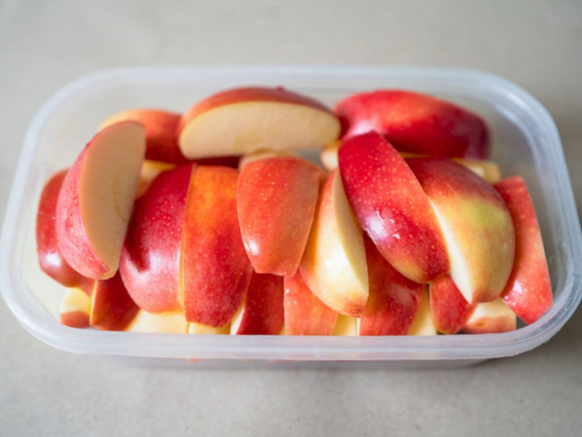 Unas gotas de limón ayudan a evitar que las manzanas se oscurezcan