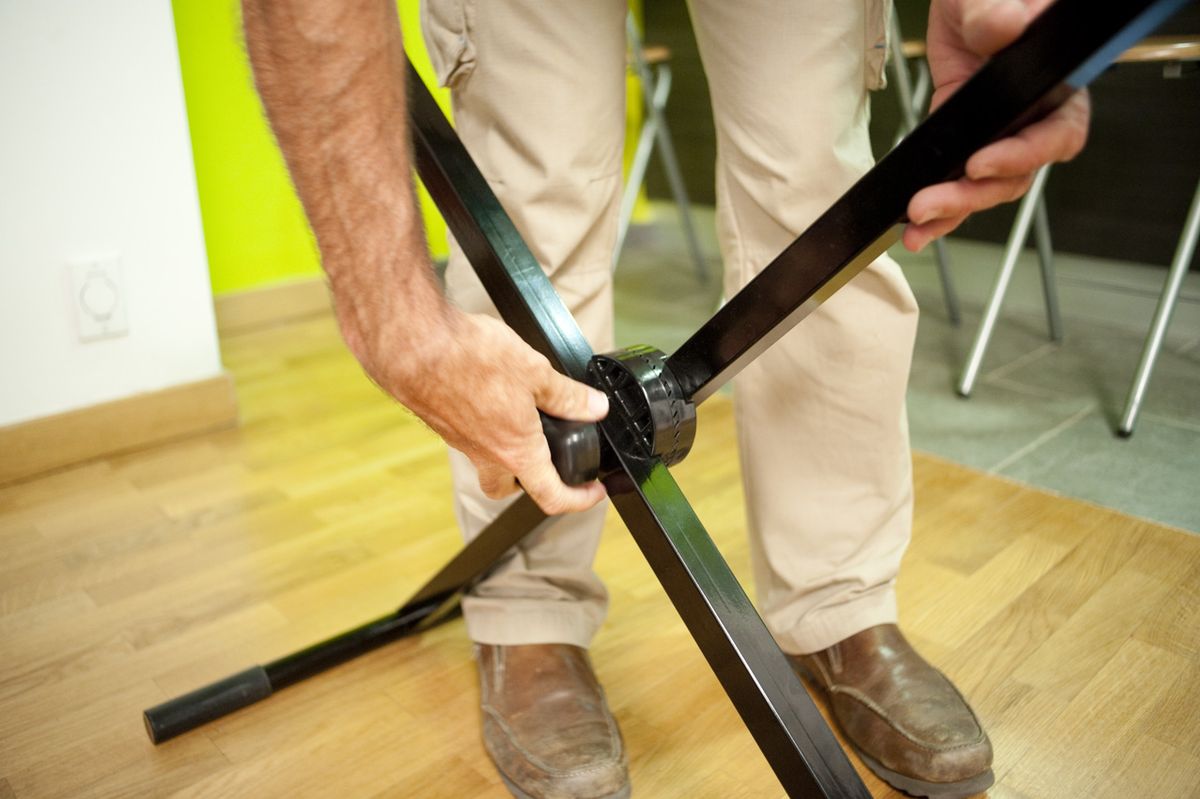 Mesa con caballete regulable paso7