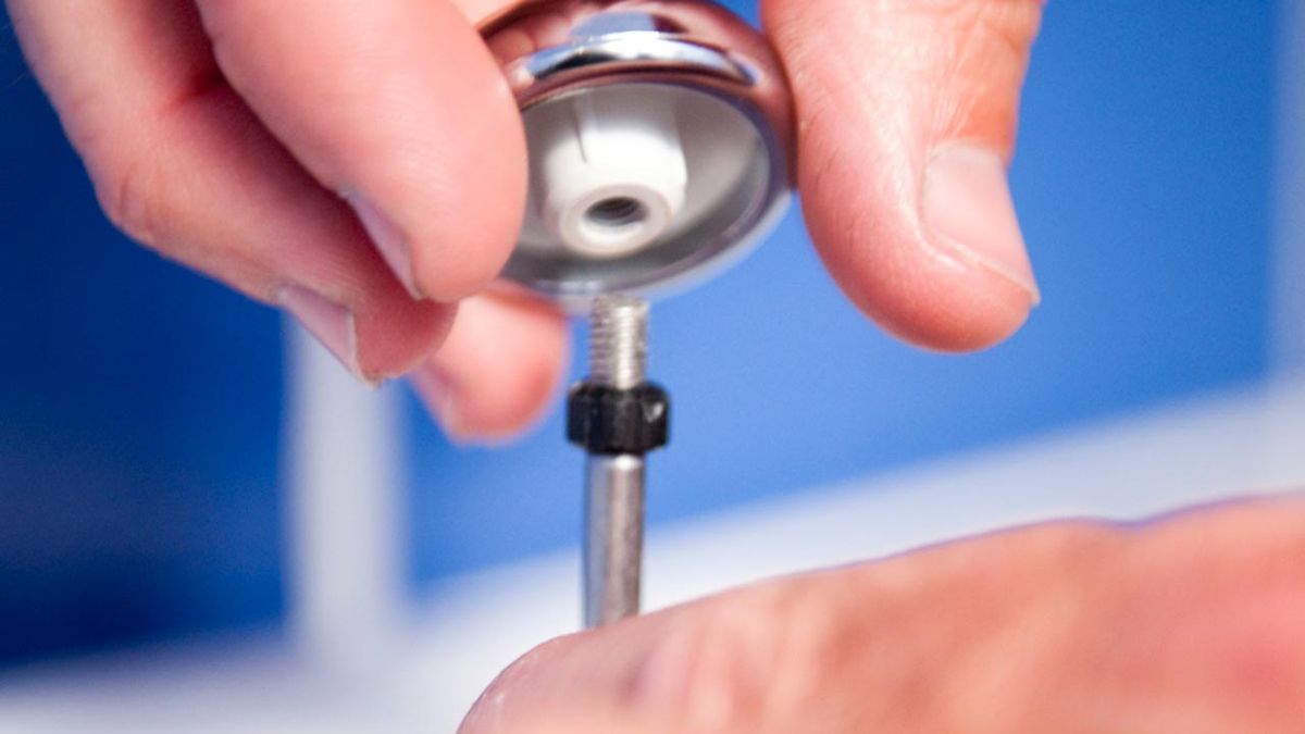 brico 0566 2 ahorrar agua inodoro paso 2