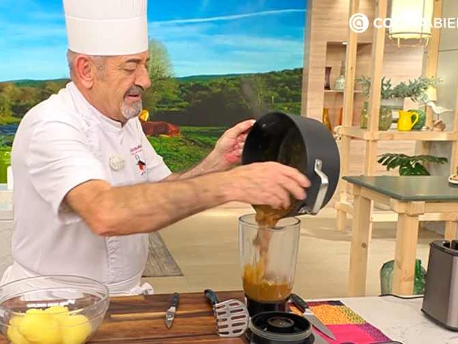 Tritura hasta conseguir una salsa homogénea Tritura hasta conseguir una salsa homogénea