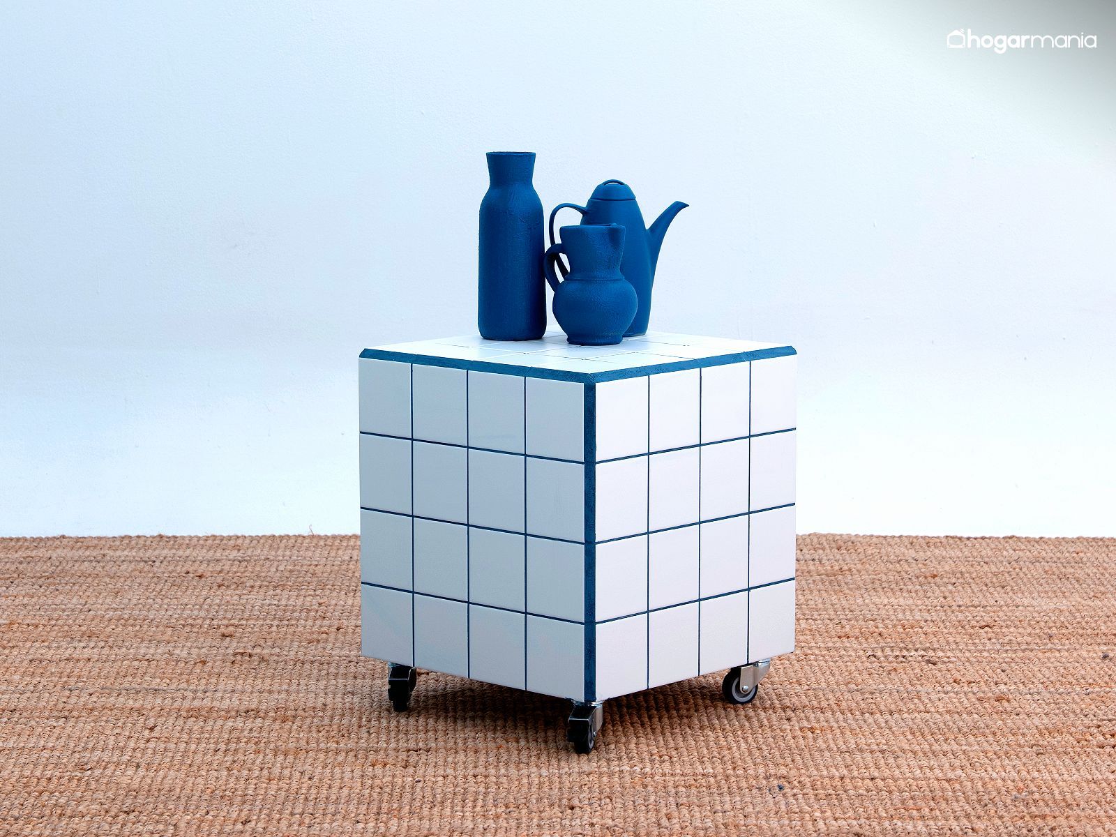 Mesa con azulejos