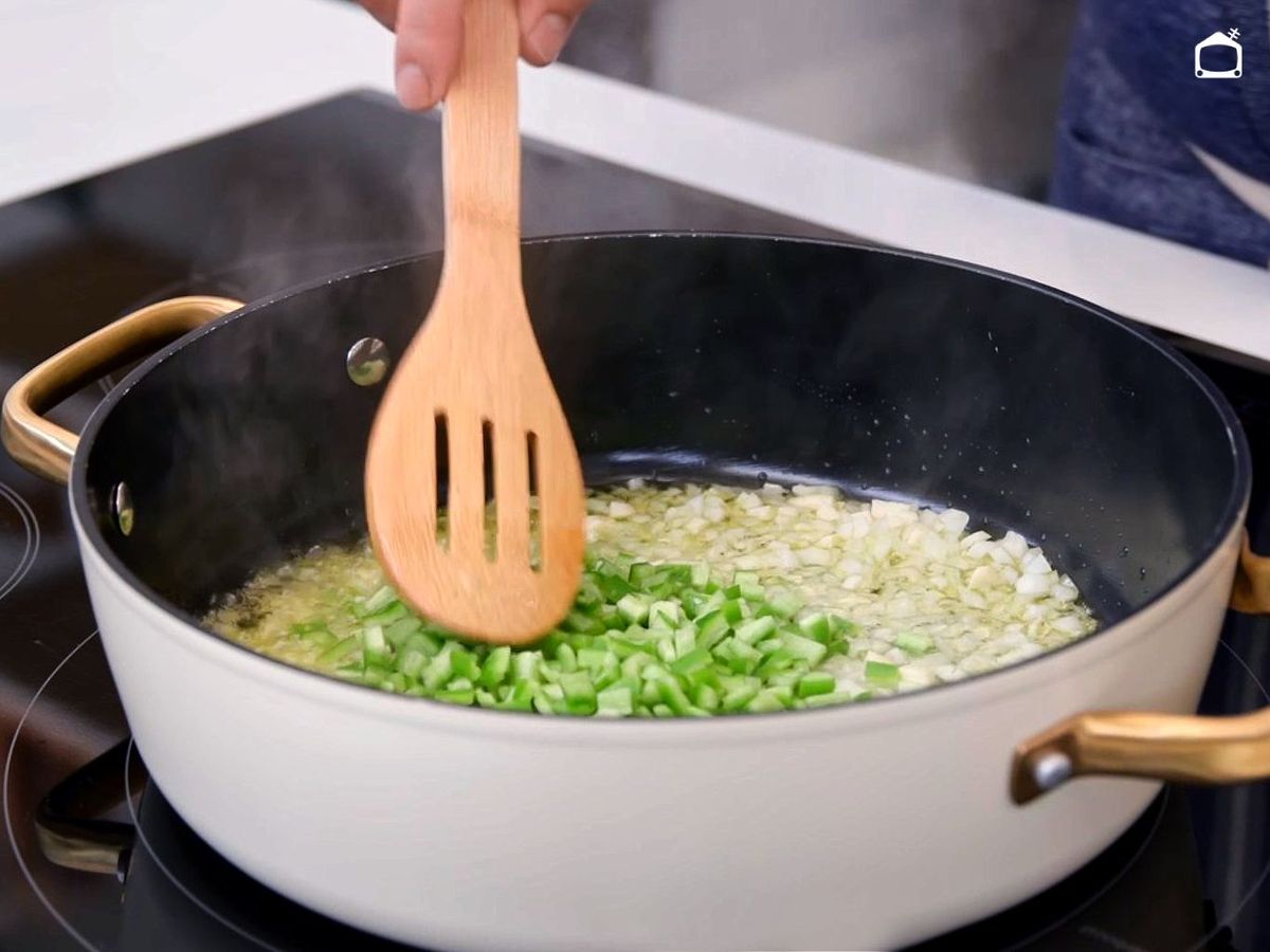 Sofrito de verduras para el arroz meloso con pollo