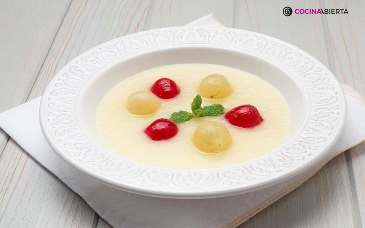 Eva Arguiñano nos propone una refrescante sopa de melón con uvas