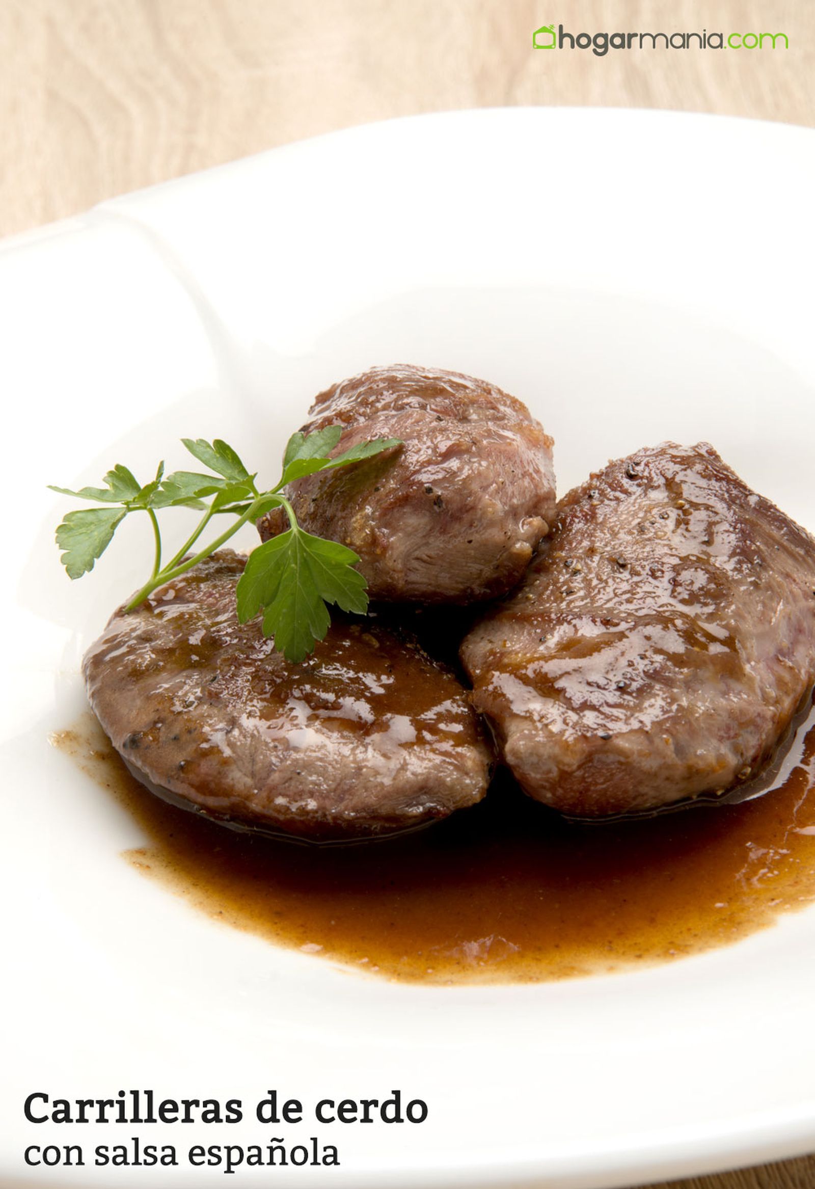 HCTU0328 Carrilleras de cerdo con salsa española vertical xl HCTU0328 Carrilleras de cerdo con salsa española vertical xl
