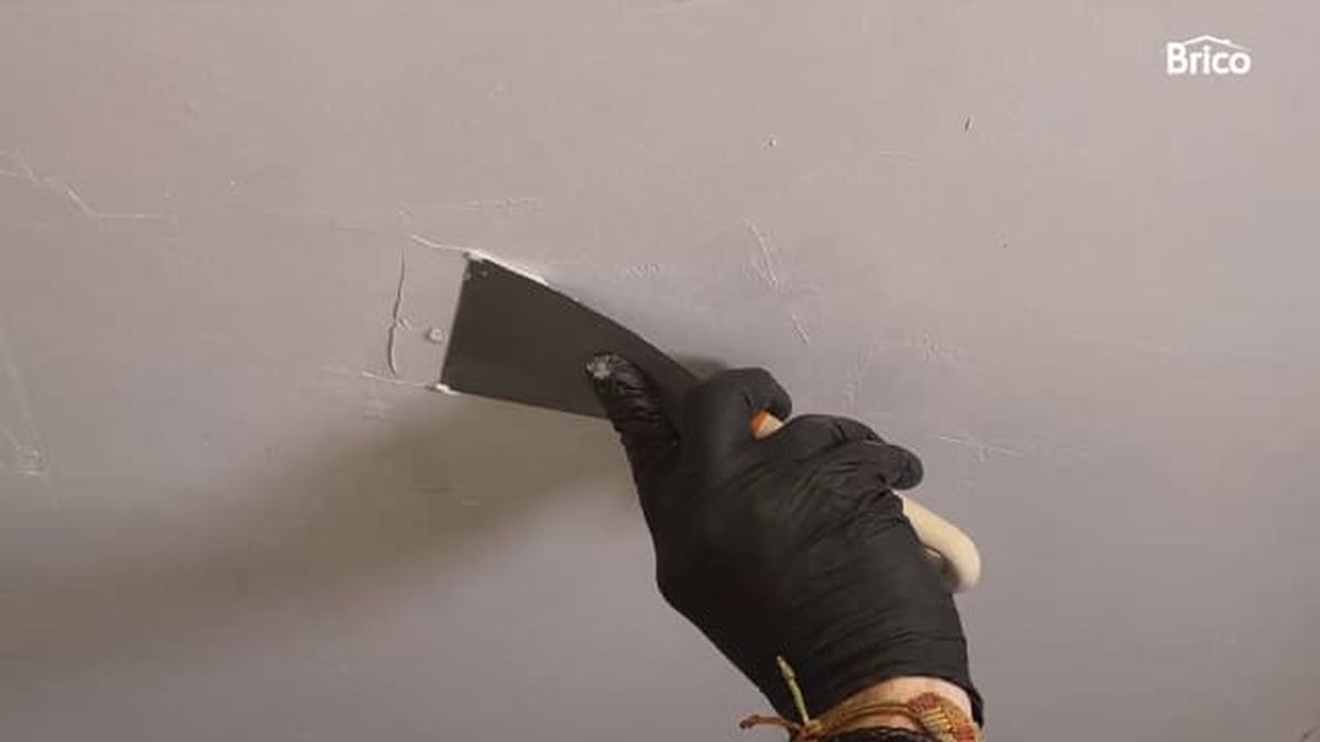 arreglar techo bano humedad desconchado paso 7