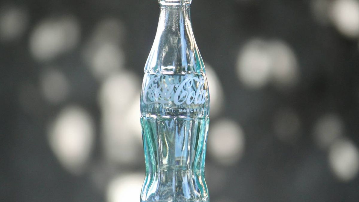 Cómo limpiar botellas de vidrio por dentro