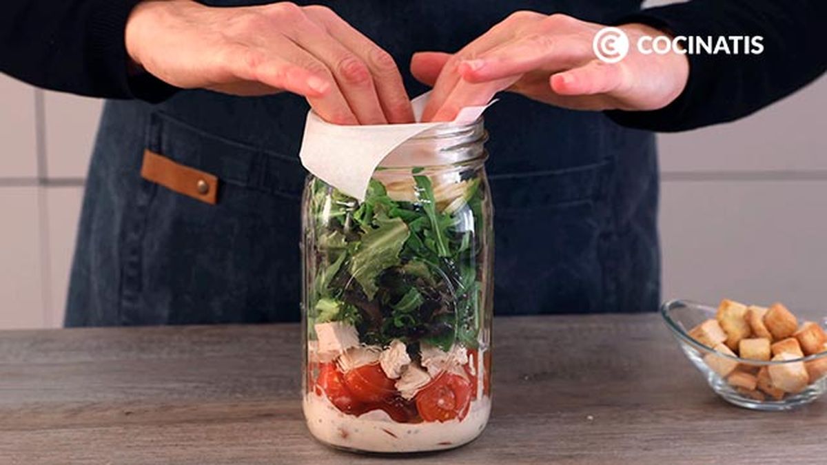 Ensalada césar en tarro   paso 5