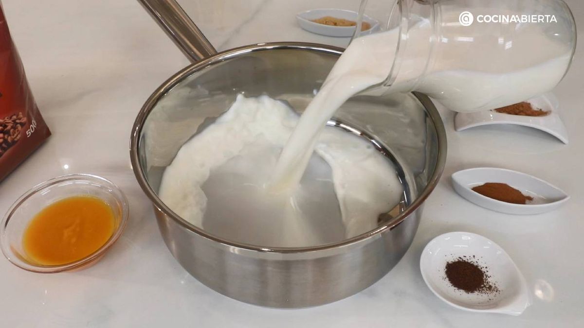 Cafes navidad pumpkin spice latte paso 1