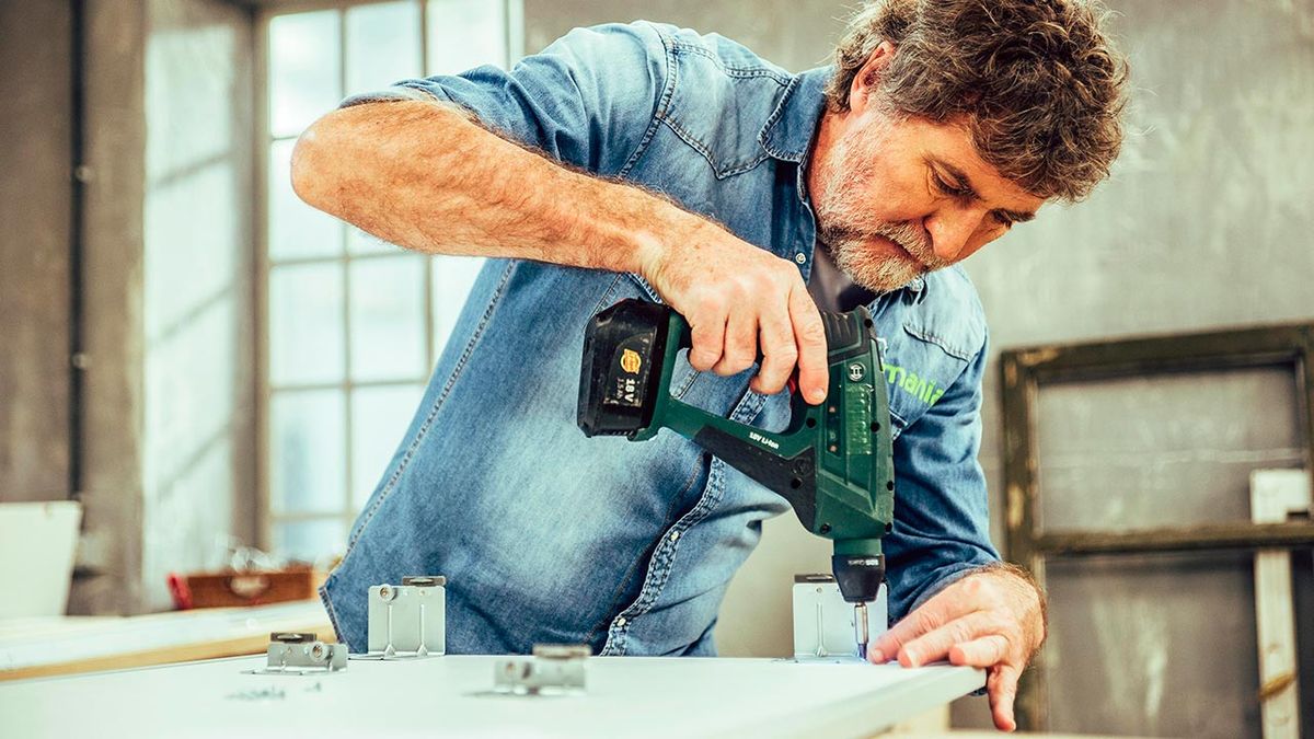 Como montar un armario en L paso 5