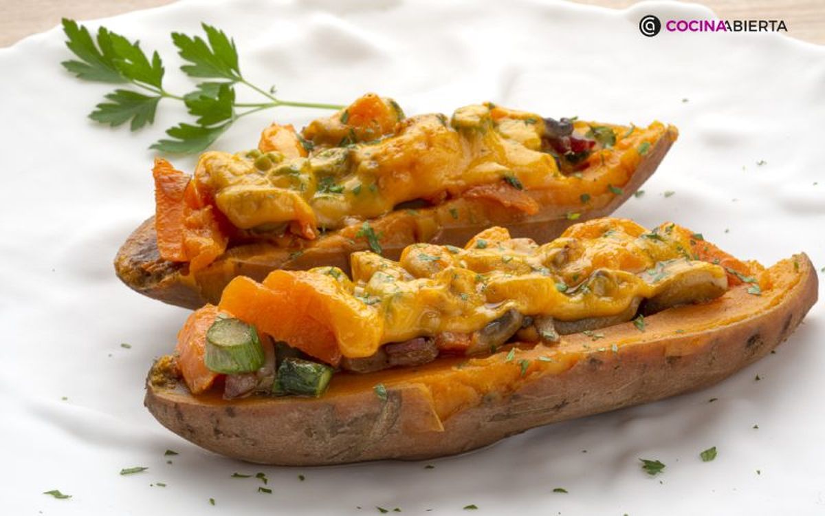 Un boniato relleno de verduras es un plato muy completo para llevar al trabajo