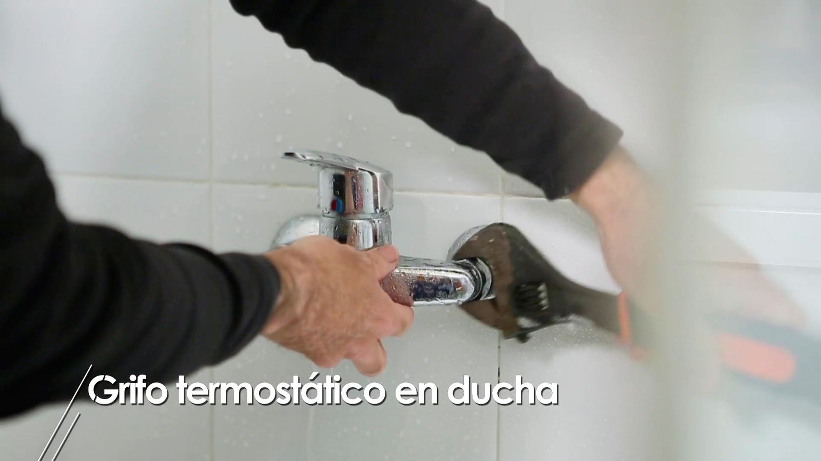 Cómo instalar un grifo termostático en la ducha paso 2 Cómo instalar un grifo termostático en la ducha paso 2