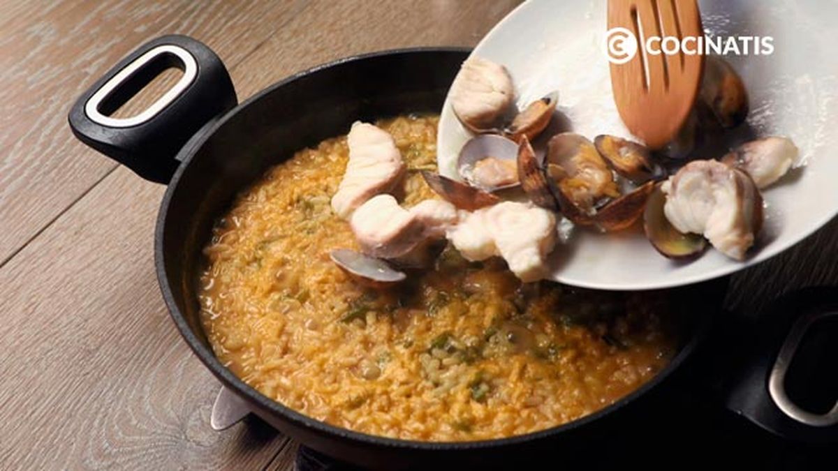 Receta de arroz con pescado (rape y almejas)  paso 5