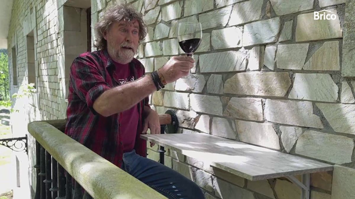 Bricomania 010 colgar una mesa plegable para balcón paso9