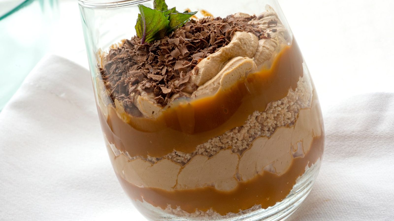 Si eres de los que busca recetas fáciles y con sabor, este postre en capas lleva tu nombre