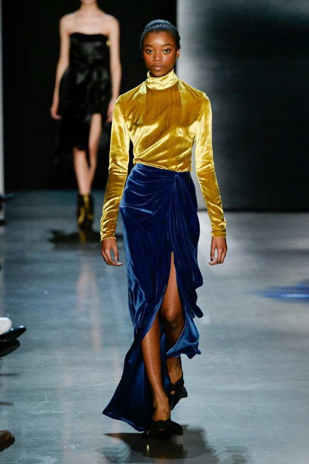 Falda y cuerpo de terciopelo