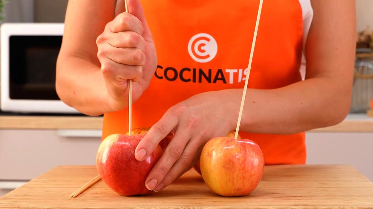 Receta de manzanas caramelizadas crujientes   paso 1