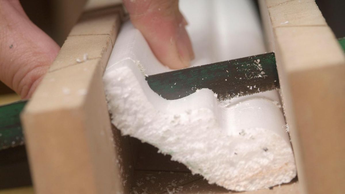 Instalación de cornisa en techo de yeso laminado paso 5