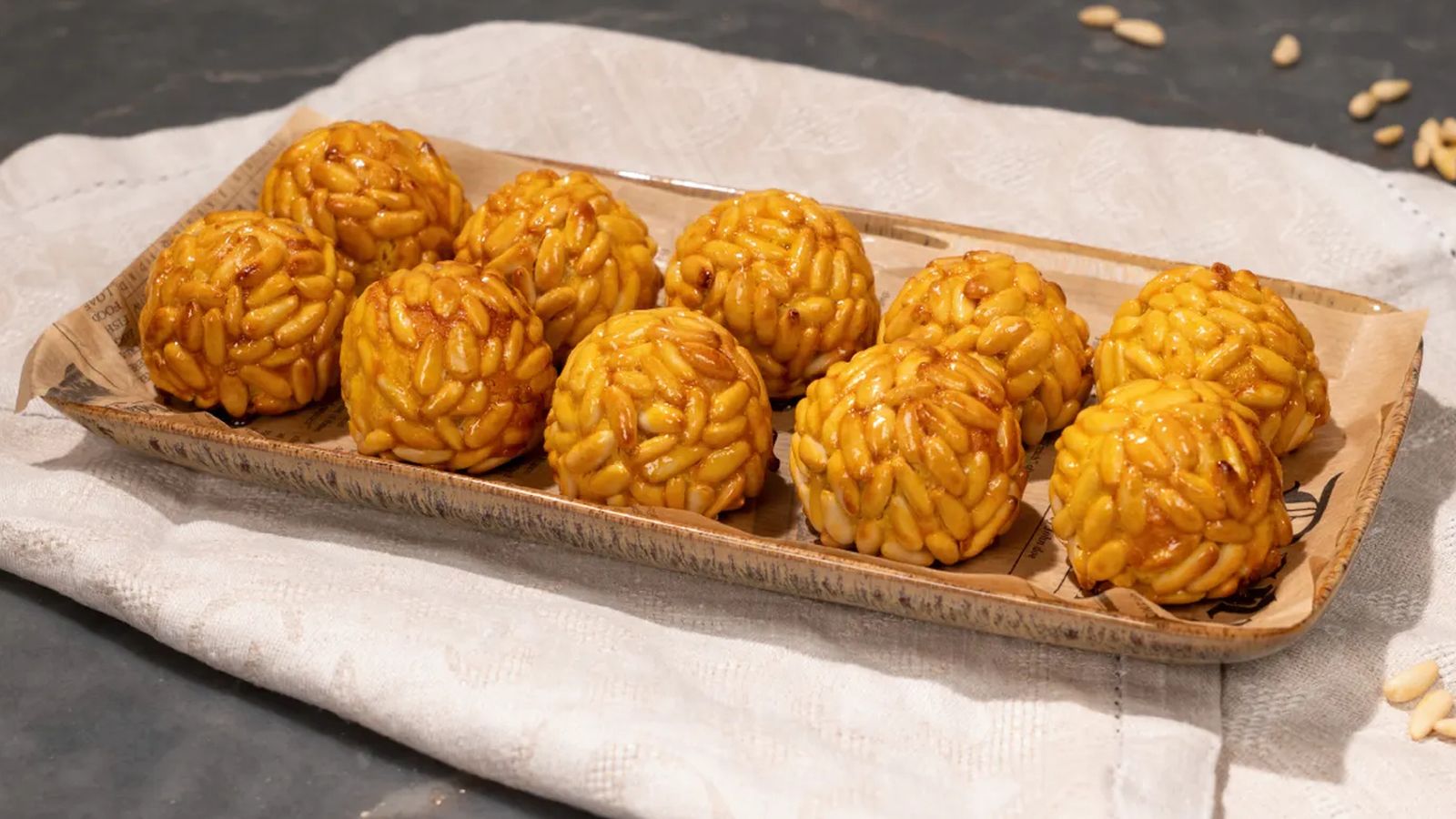 Panellets de piñones