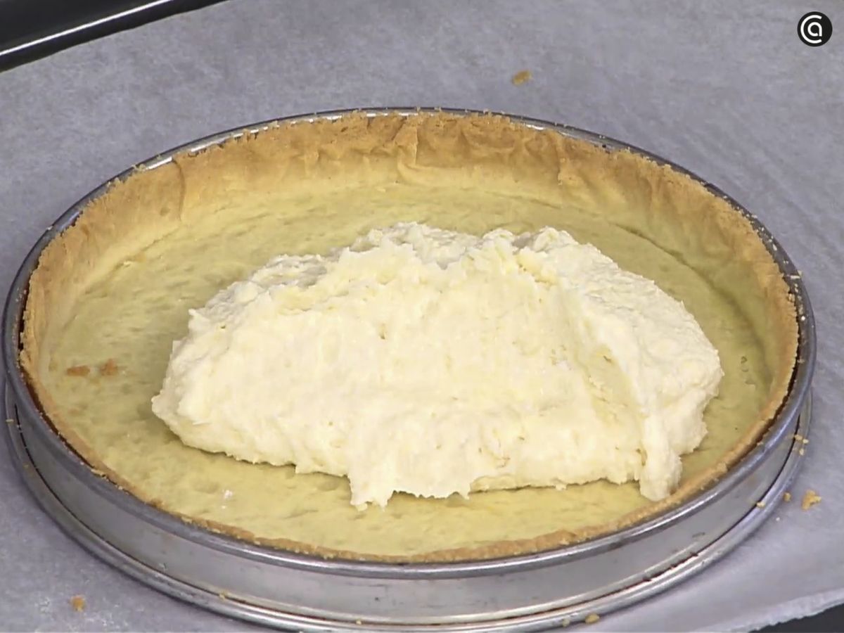 Rellena la tartaleta con la mezcla
