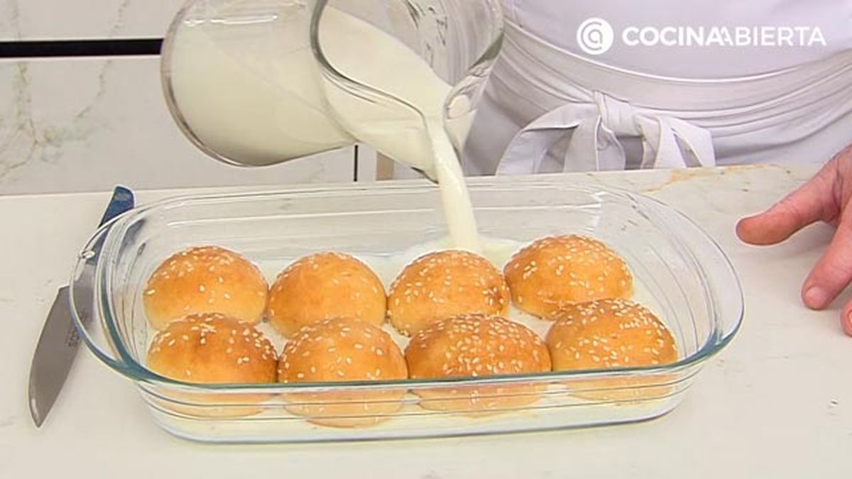 receta mini torriajs de pan brioche con bollitos de hamburguesa karlos arguinano karl67340321 paso2
