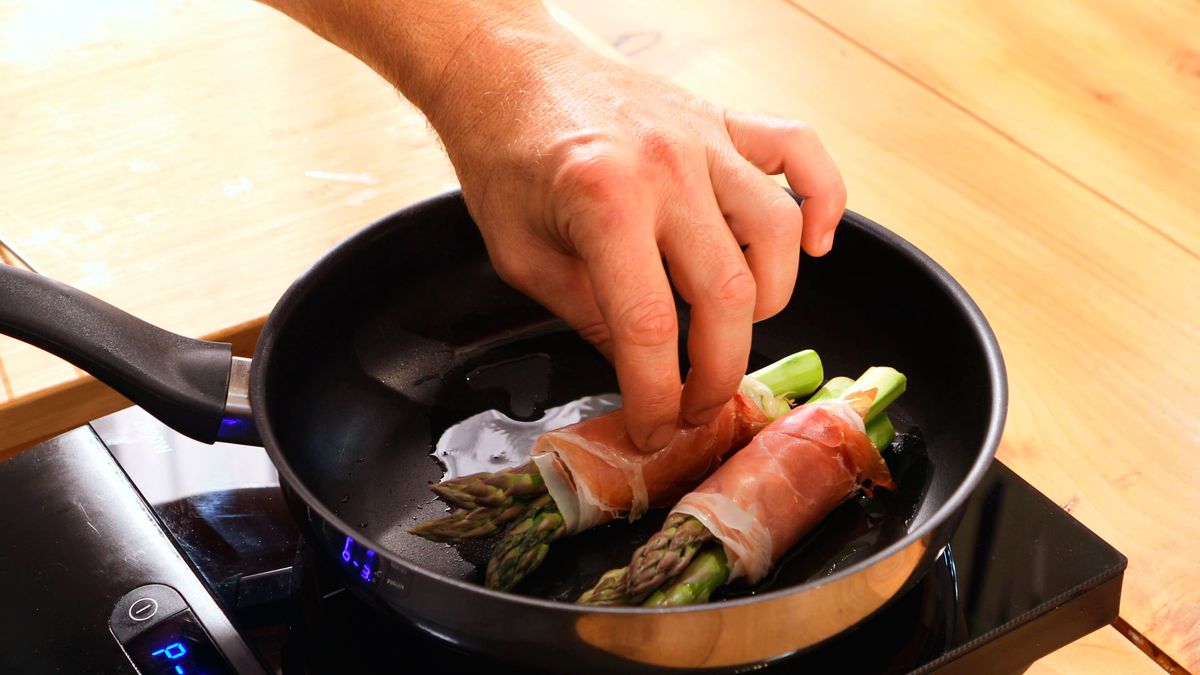 Espárragos trigueros con jamón   Paso 3