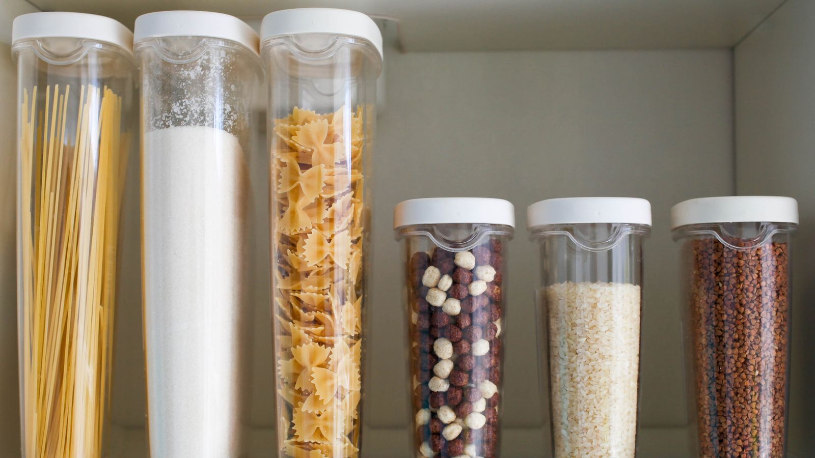 Los envases de los productos desperdician espacio en la despensa