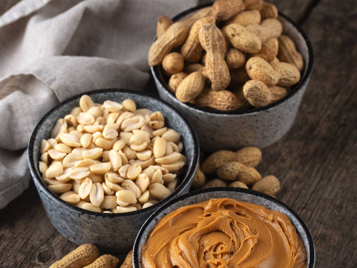 Aunque se consideran frutos secos, los cacahuetes son legumbres con alto contenido en proteínas.