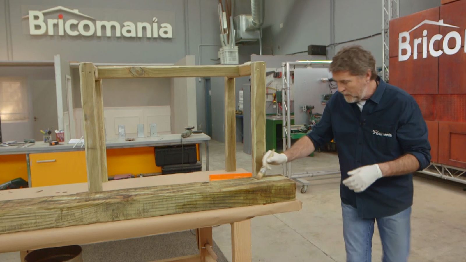 Como hacer una mesa de comedor con traviesas de madera paso 8 Como hacer una mesa de comedor con traviesas de madera paso 8