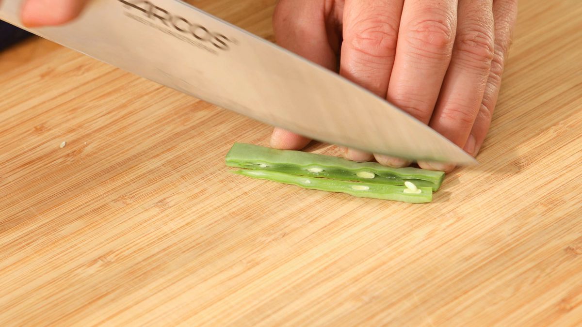 Judías verdes con patatas salteadas con ajo   Paso 1