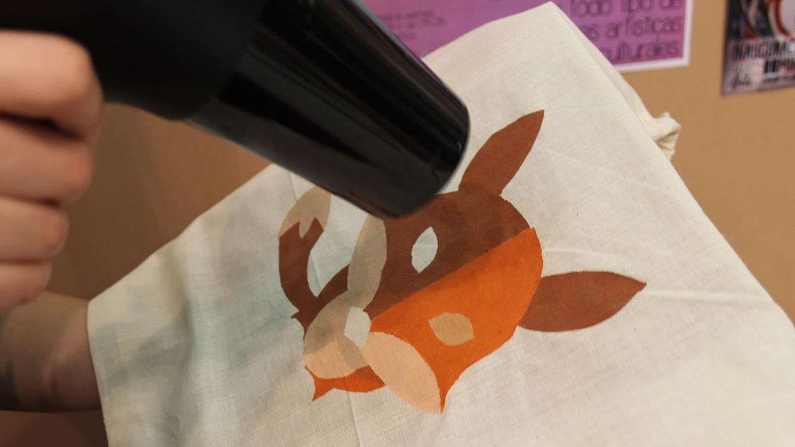 Pintar una mochila de tela paso 8 Pintar una mochila de tela paso 8