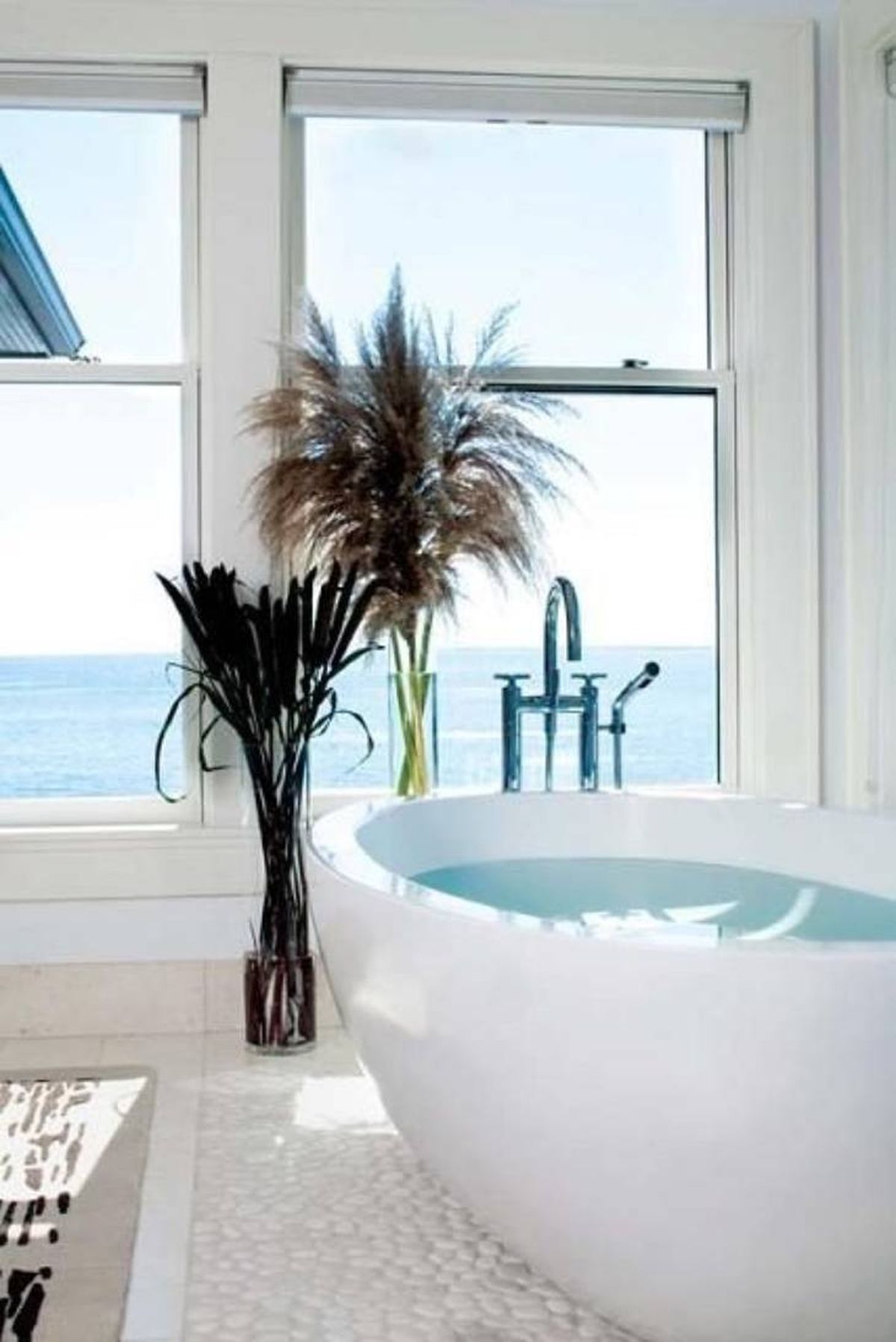 Bañeras exentas piezas esenciales para transformar el baño en un santuario de lujo y relajación 4