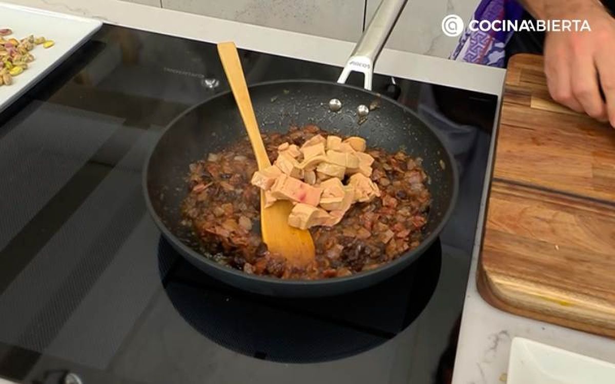 Incorpora el foie gras