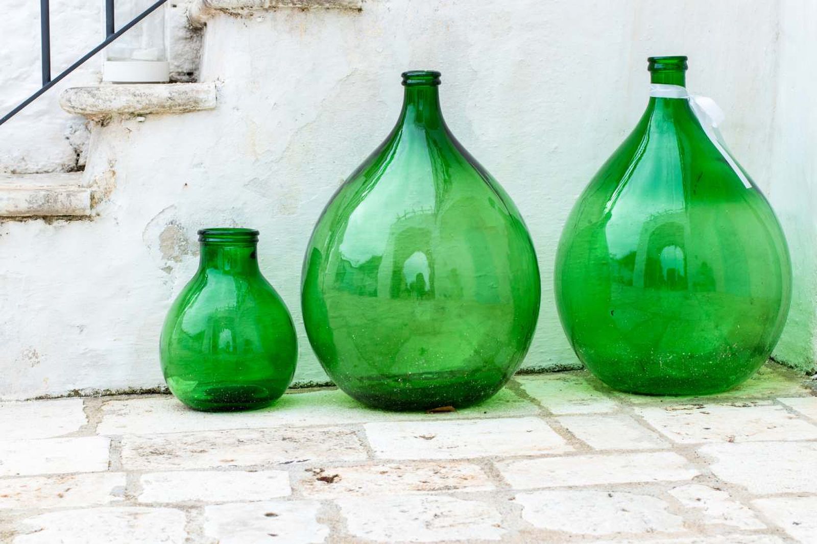Damajuanas limpias y decorativas