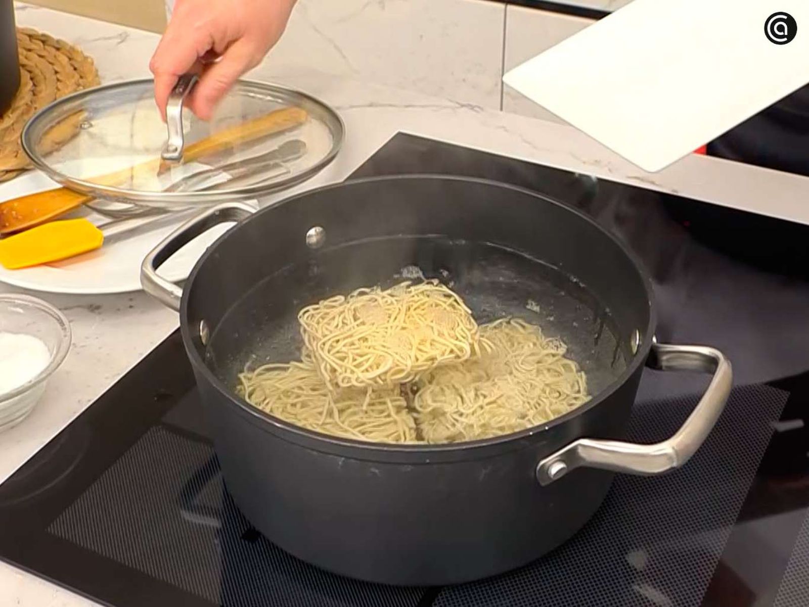 Cuece la pasta en agua