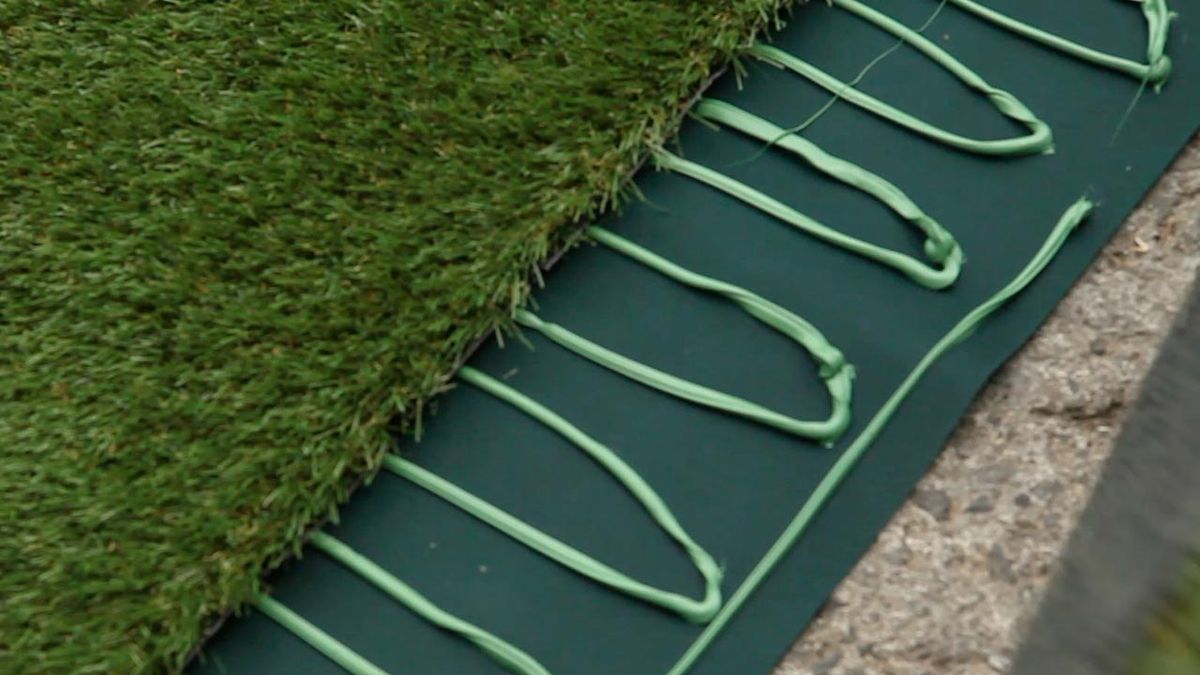 Como unir dos tiras de cesped artificial paso 6