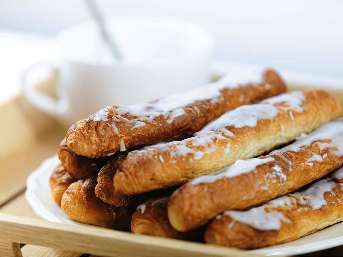 Los fartons, nacidos en Alboraya en los años 60, se han convertido en el compañero ideal de la horchata.