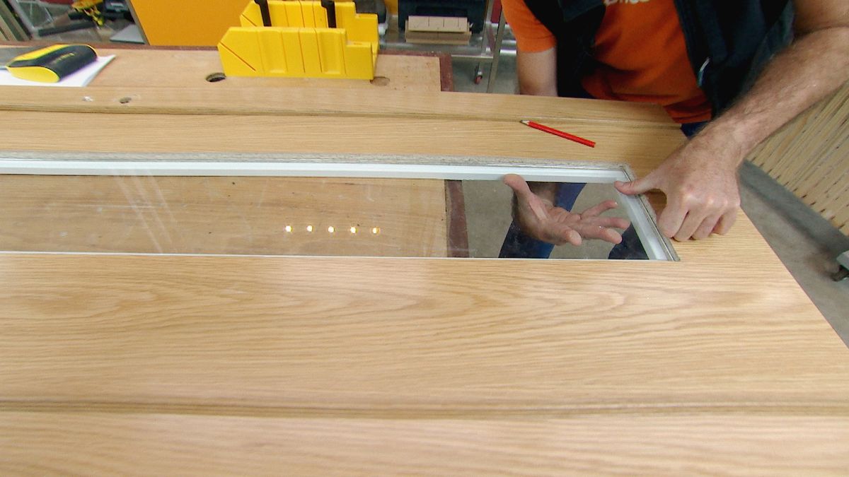 Crear una ventana en una puerta paso 8