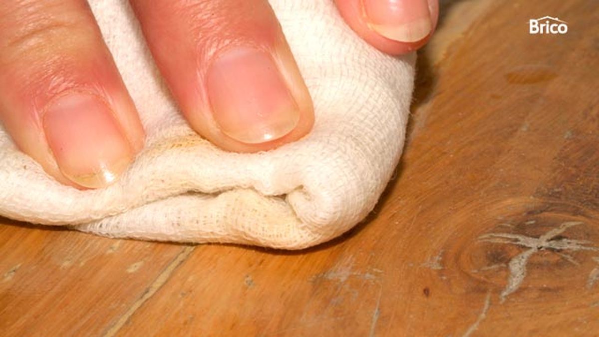 Sellado de juntas en suelo de madera paso 9