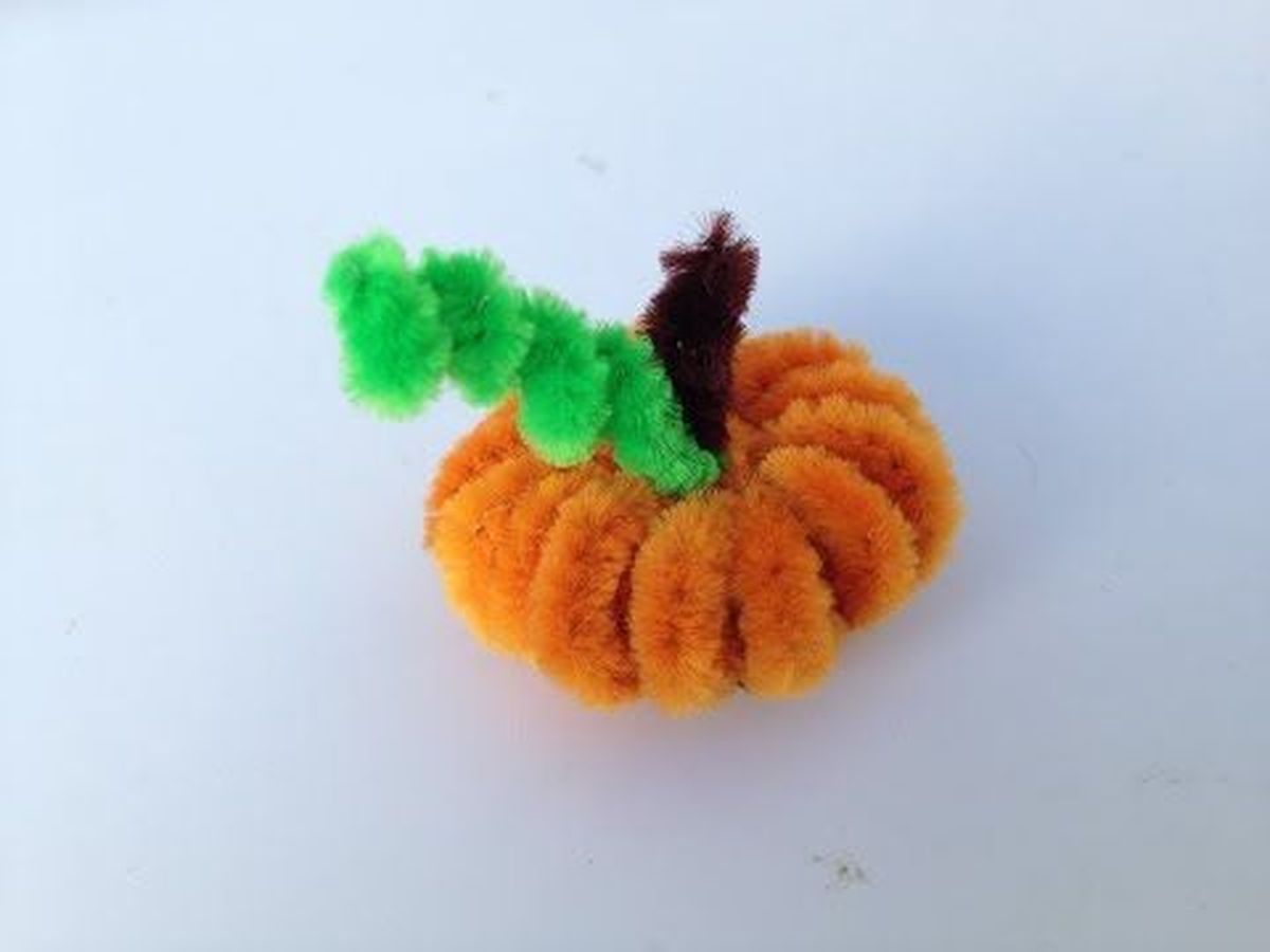 calabaza con limpiapipas pinterest