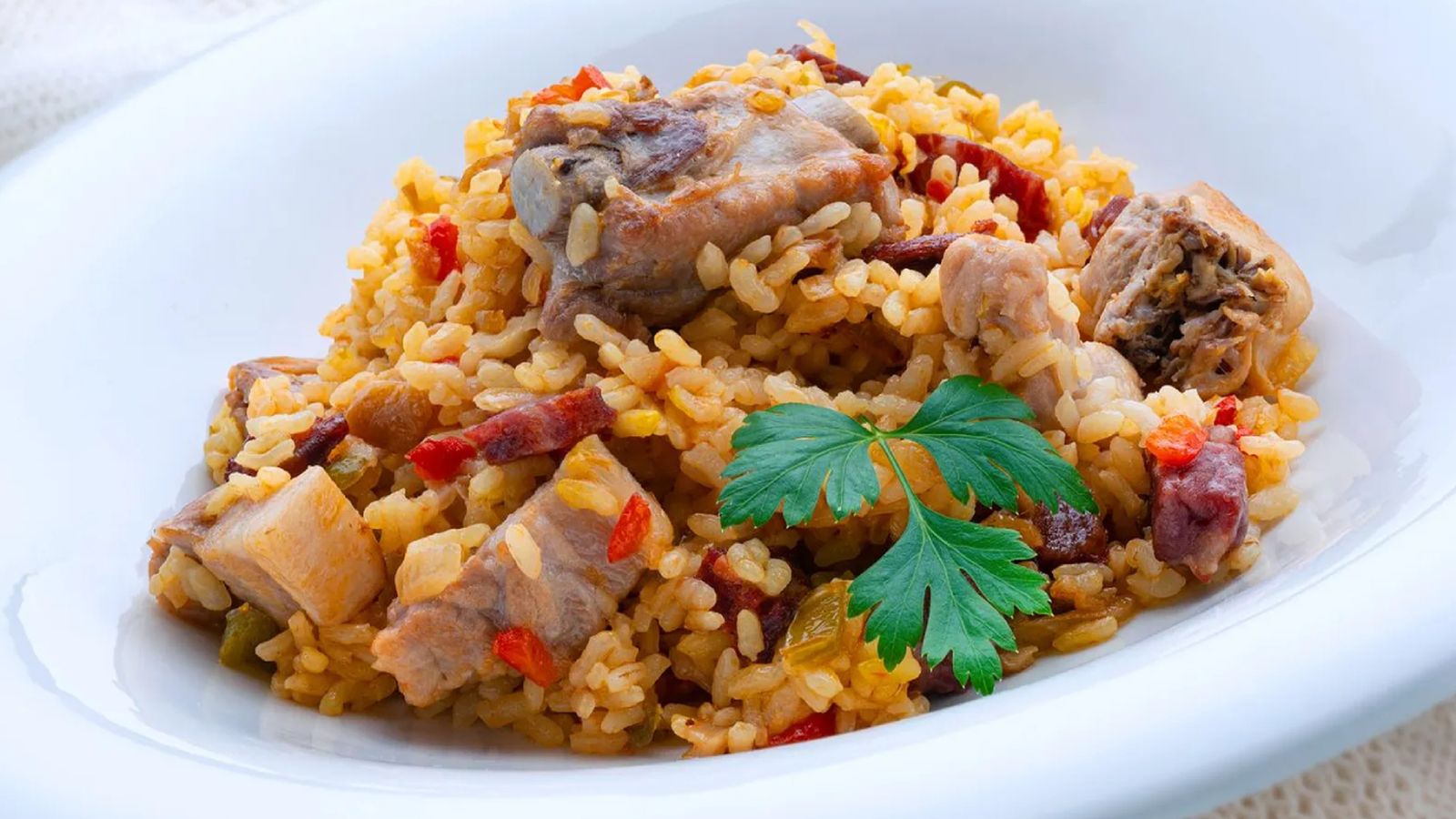 Arroz de otoño con carne, setas y verduras
