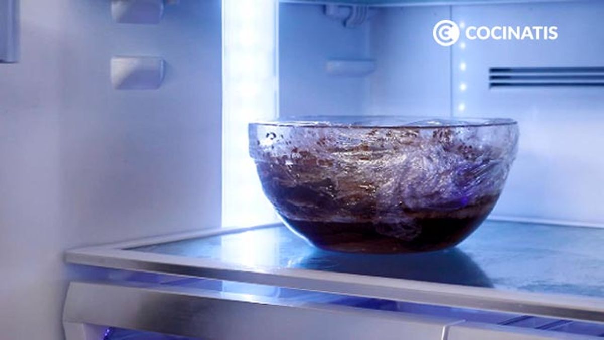 Receta de magdalenas de chocolate y avellanas  paso 4