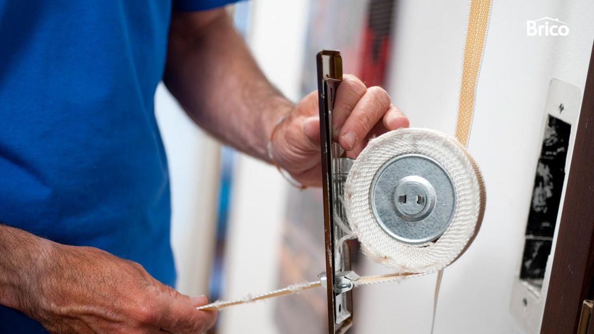 Cambiar la correa de la persiana paso 9