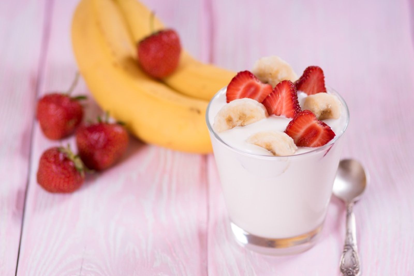 Exfoliante con fresas, yogur y plátano Exfoliante con fresas, yogur y plátano