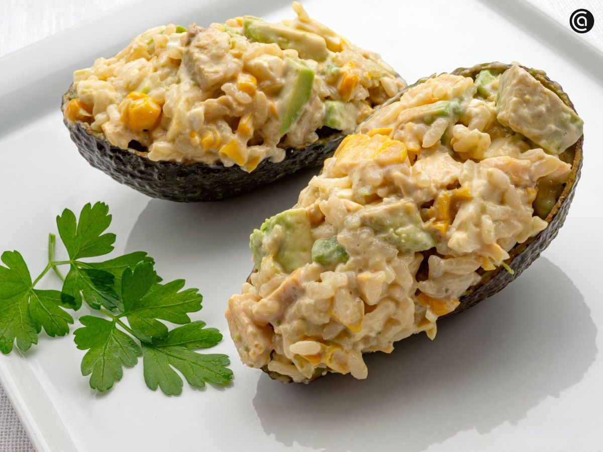 Aguacates rellenos de arroz y maíz, receta de Karlos Arguiñano