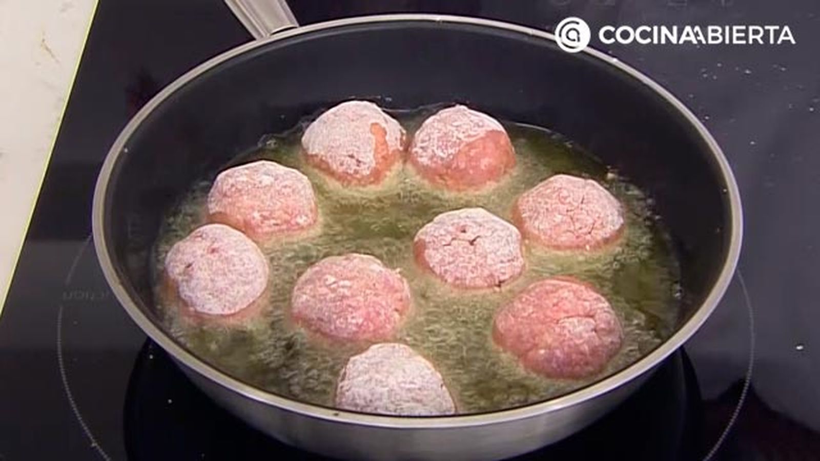 albondigas gratinadas al horno con salsa veolute receta karlos arguinano karl67750320 paso4 albondigas gratinadas al horno con salsa veolute receta karlos arguinano karl67750320 paso4
