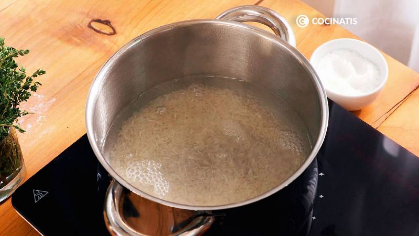 Hierve el arroz 10 minutos a fuego suave Hierve el arroz 10 minutos a fuego suave
