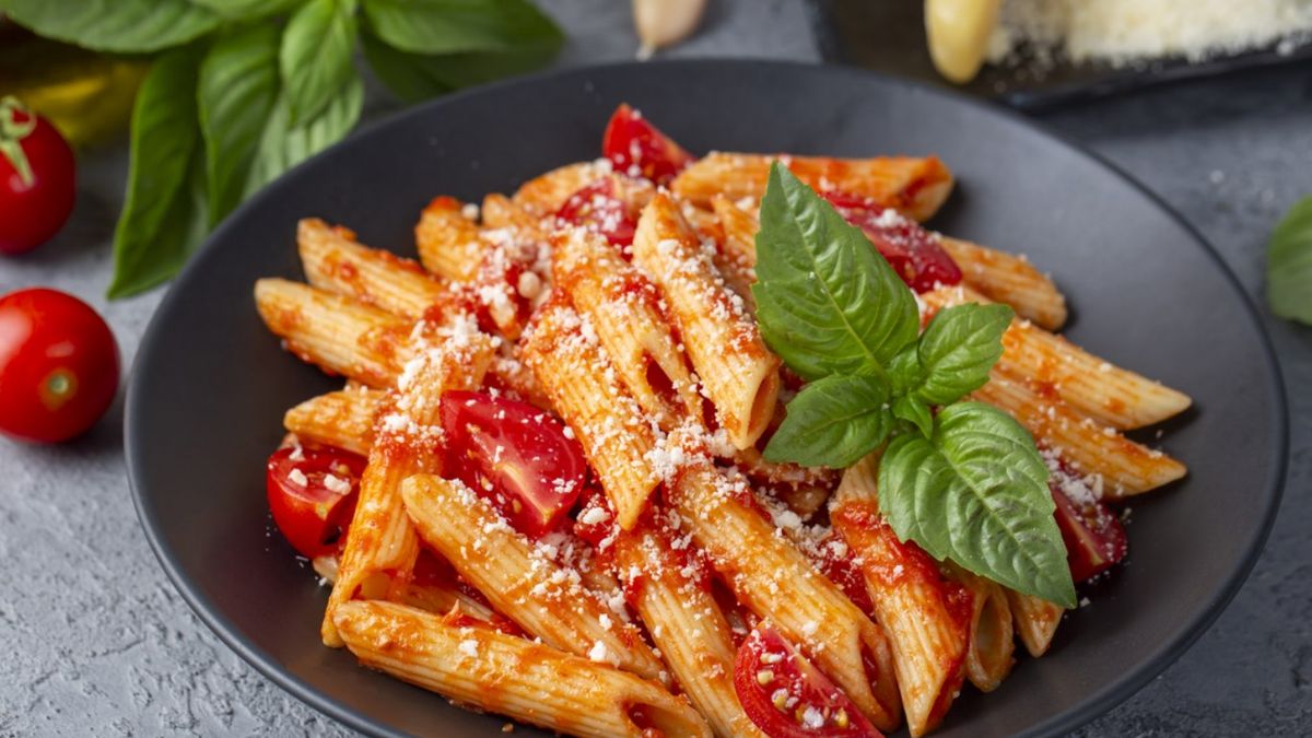 Penne all'arrabiata, uno de los platos en los que se utiliza peperoncino