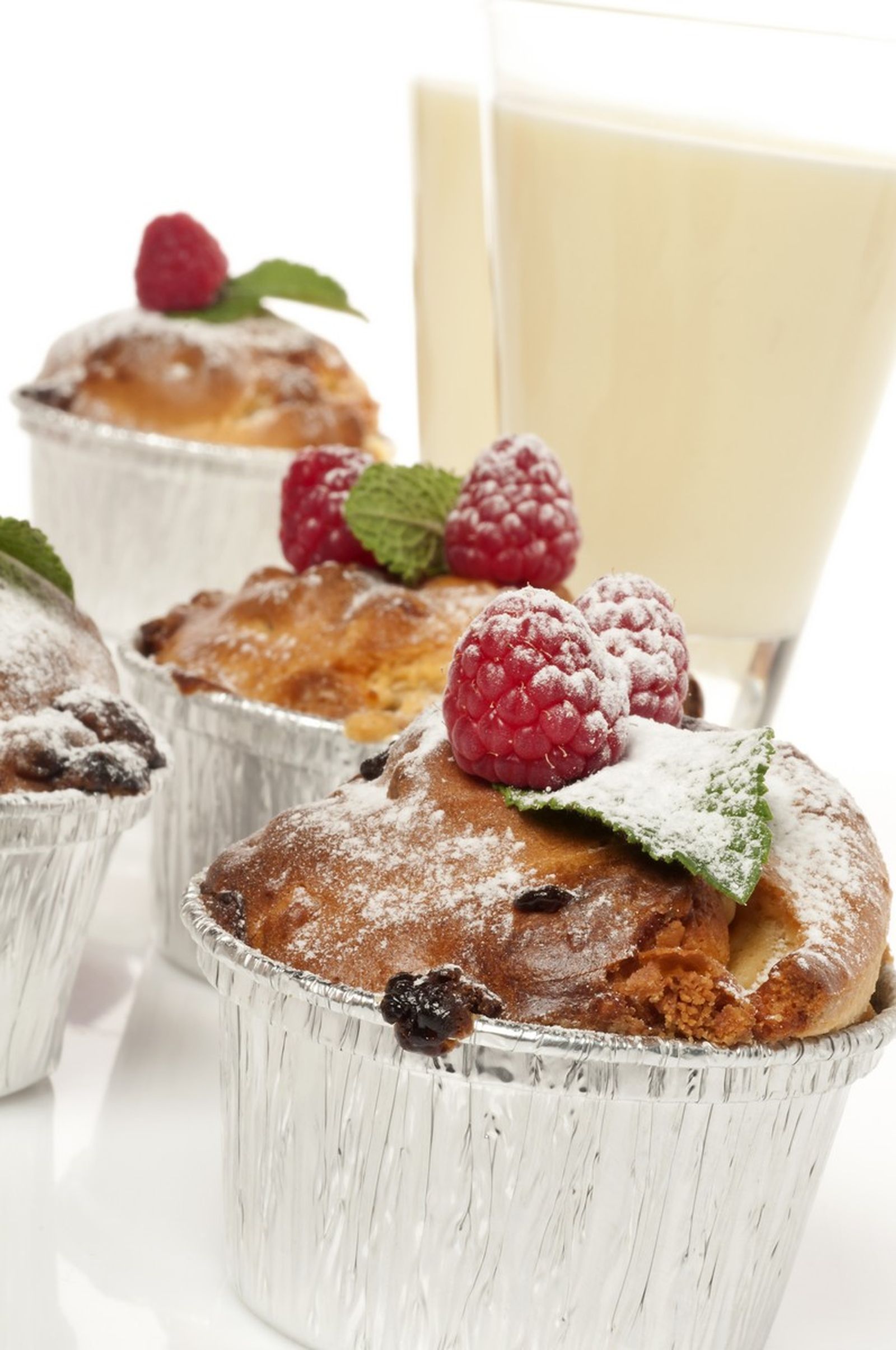 Muffins de macadamia y chocolate blanco con batido de vainilla