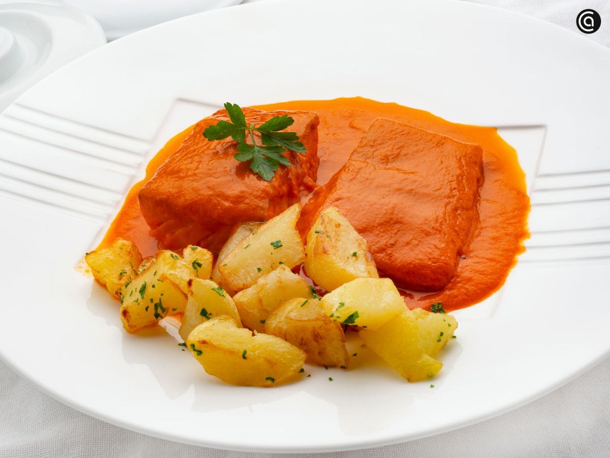 Bacalao en salsa de pimiento con patatas fritas de Karlos Arguiñano